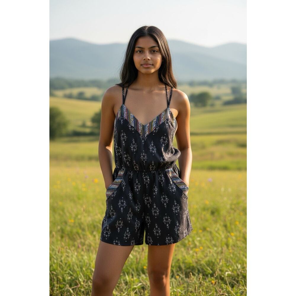 Mudd Junior Jumpsuit Size XS Shorts Romper Aztec Strappy Black White Summer